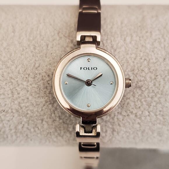 Folio Women's Stainless Steel‎ Bracelet 21mm Watch with Blue Face Fresh Battery - Picture 8 of 9